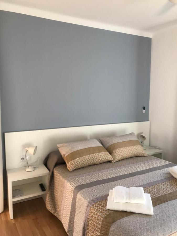 Hostal Casiano Camarasa Extérieur photo