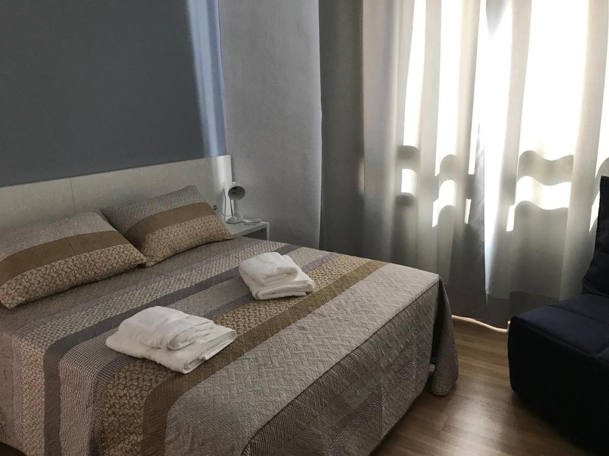 Hostal Casiano Camarasa Extérieur photo