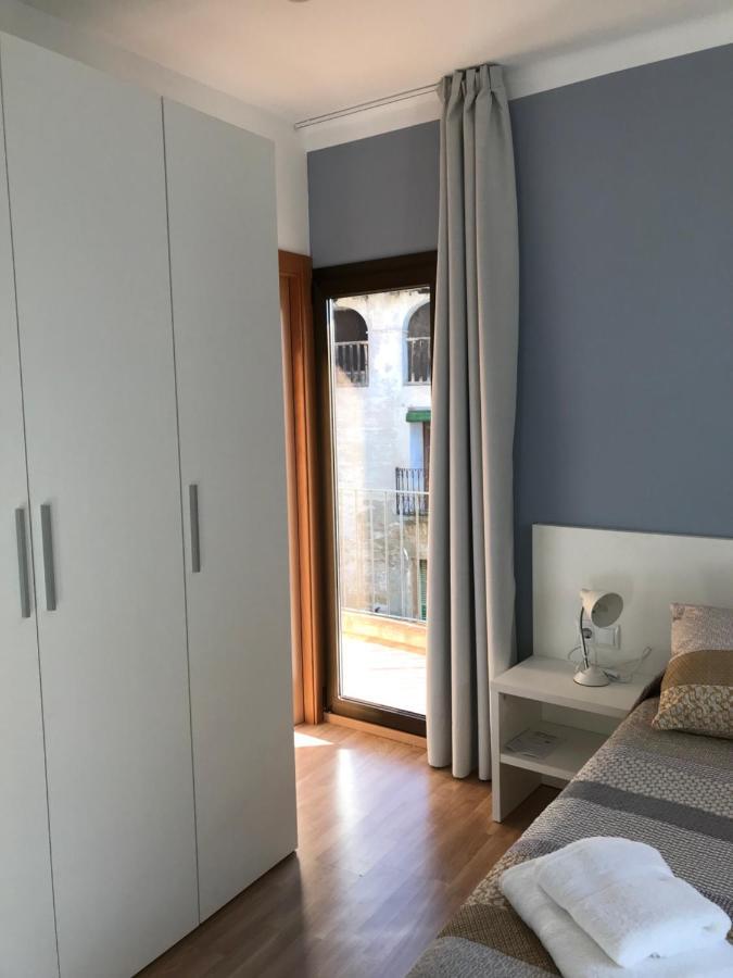Hostal Casiano Camarasa Extérieur photo
