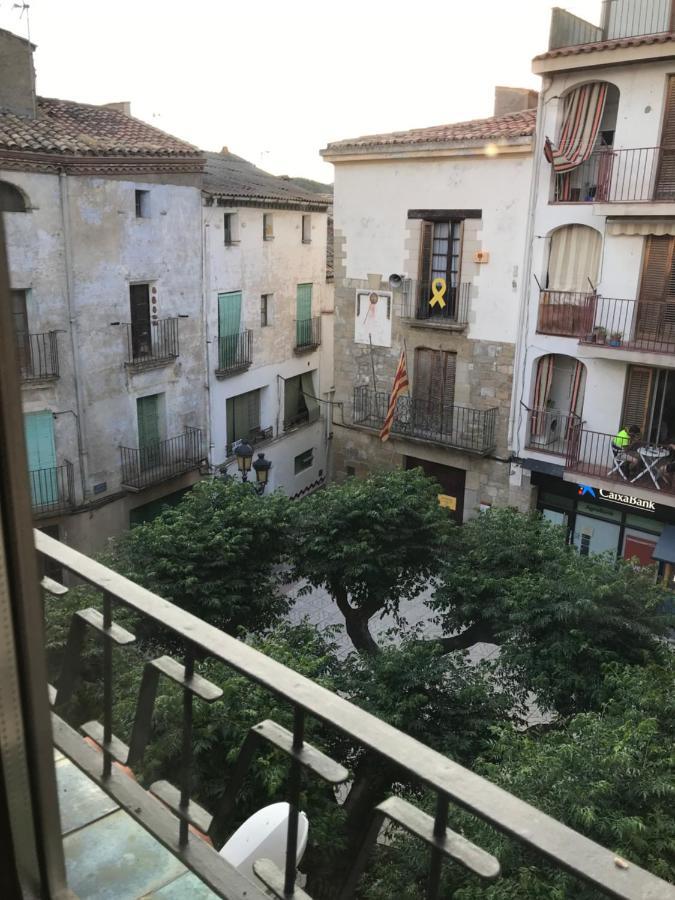 Hostal Casiano Camarasa Extérieur photo