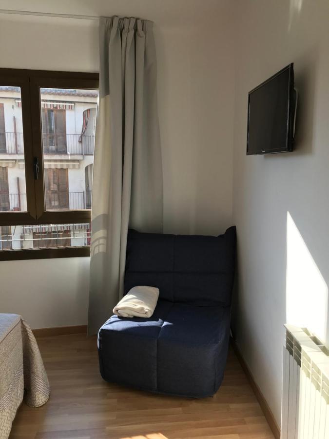 Hostal Casiano Camarasa Extérieur photo