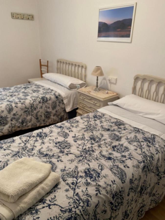 Hostal Casiano Camarasa Extérieur photo